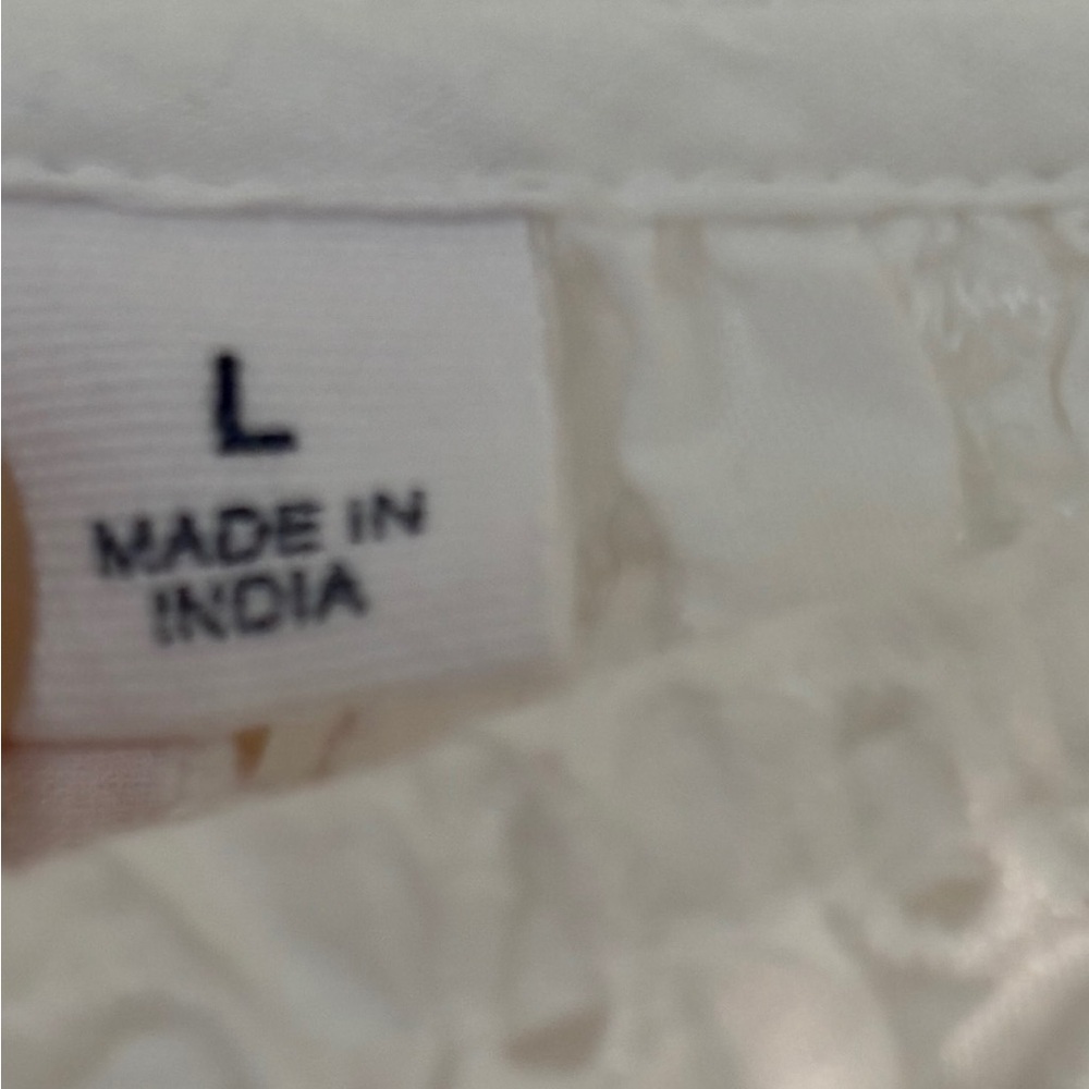 White Eyelet Top Size Large Flutter Sleeves Sku 3 - image 5